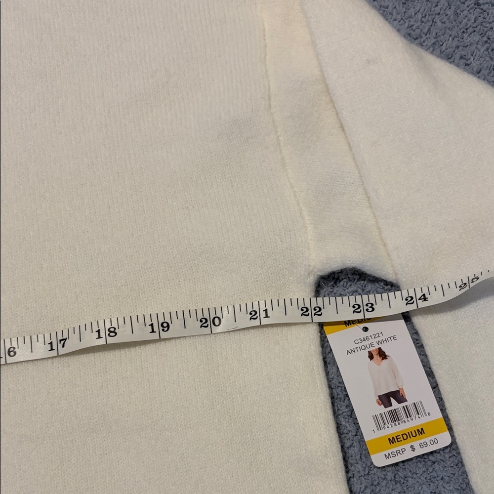 Vince Camuto Cream V-Neck Sweater - Picture 5 of 10